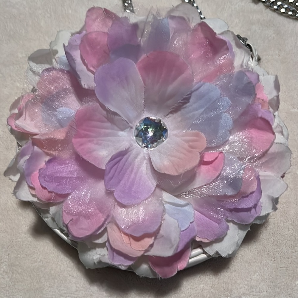 The Children’s Place Round Silver Chain Round Crossover Flower Purse